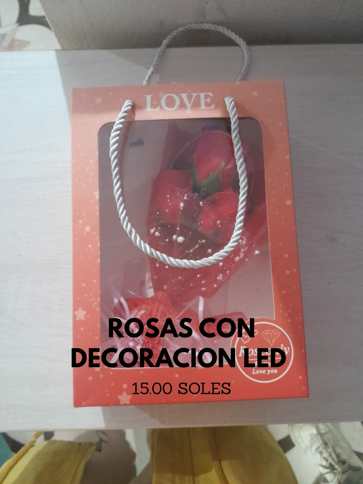 ROSAS ROJAS LED